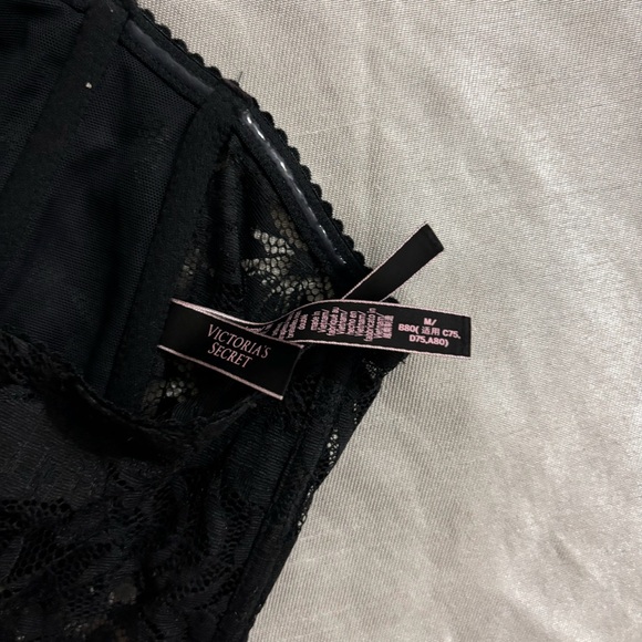 Victoria Secret Lace Bandeau Bra - Picture 4 of 5